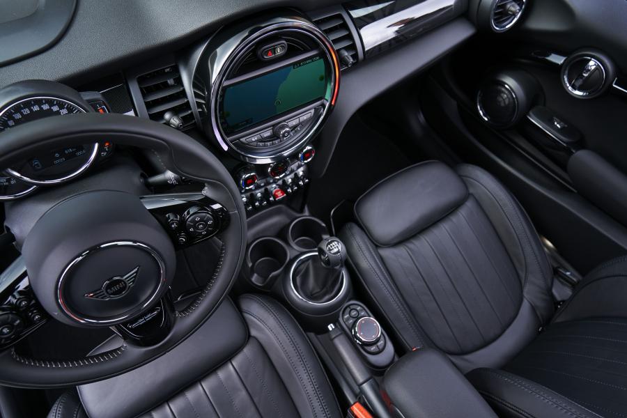 Интерьер Mini Cooper S (F56) 2018 года  (WW) (фото 95 из 196)